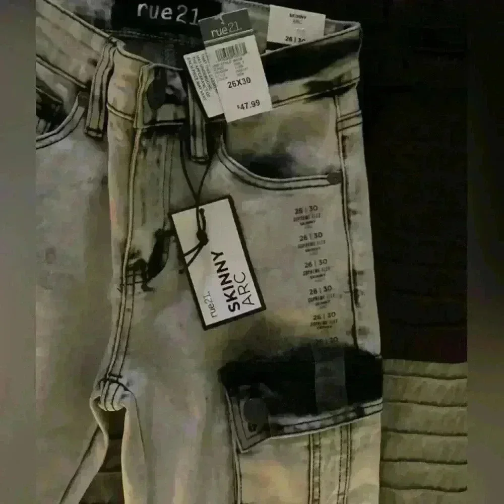Women’s cargo jeans - NWT